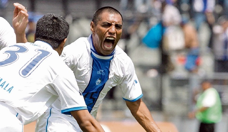 Juan Carlos Plata goleador histórico en el futbol de Guatemala. Foto Prensa Libre: Hemeroteca PL. 