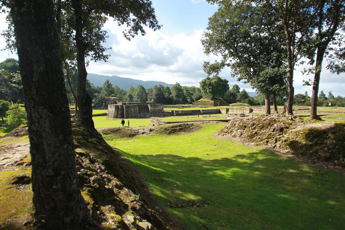 Vestigios del sitio arqueológico Iximché, capital de los kaqchikeles. (Foto: Hemeroteca PL)