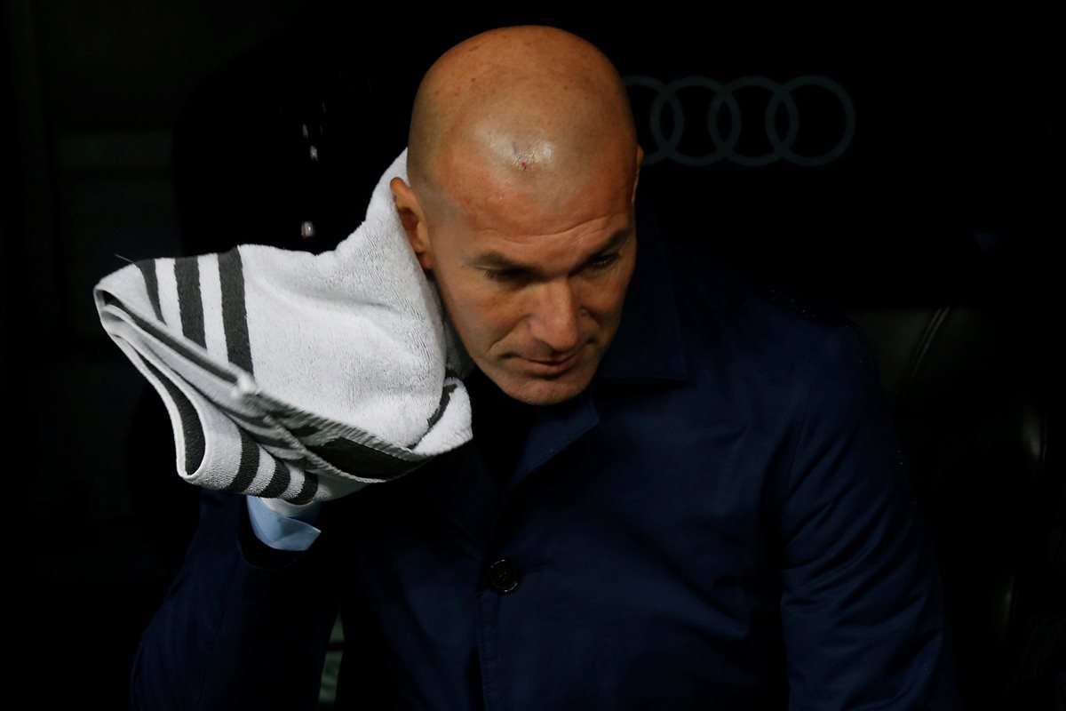 Zidane asegura que el balón simplemente "no quiso entrar" y la derrota no fue merecida. (Foto Prensa Libre: EFE)