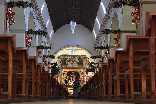 Interior de  la catedral, de estilo republicano.