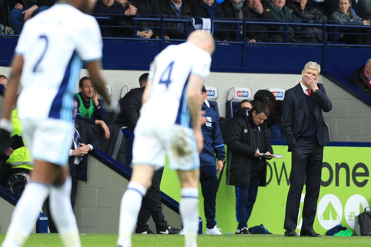 Wenger pasa por un momento crítico en el Arsenal. (Foto Prensa Libre: AFP)