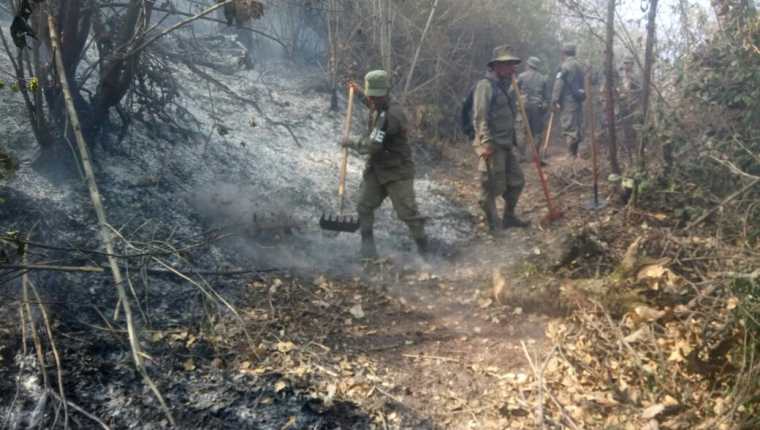 Los incendios que se han registrado en los últimos cuatro meses en Quetzaltenango han consumido 60 hectáreas de bosque, de esas 25 han sido en montañas que rodean a la ciudad altense. (Cortesía Hugo Urizar)