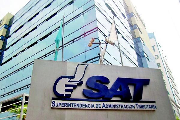 Fachada del edificio de la Superintendencia de Administración Tributaria (SAT). (Foto Prensa Libre: Hemeroteca PL)