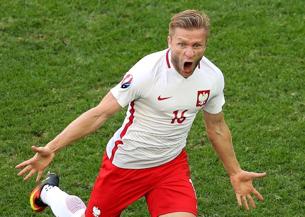 Jakub Blaszczykowski festeja el único gol de Polonia. (Foto Prensa Libre: EFE).
