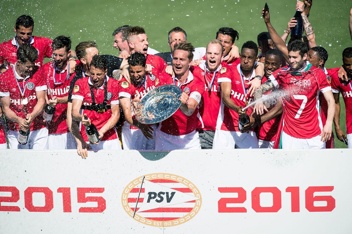 Los jugadores del PSV festejan el título. (Foto Prensa Libre: AFP)