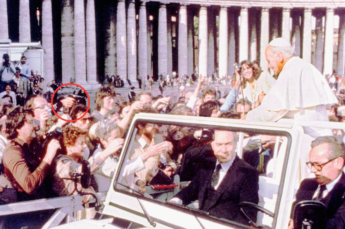 Los misterios sin resolver que todavía persisten 40 años después del atentado al papa Juan Pablo II