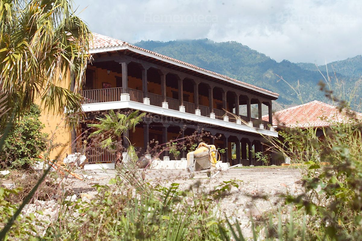 Mansión que el entonces presidente Alfonso Portillo construyó en 2003 en Santa Cruz Río Hondo, Zacapa. (Foto: Hemeroteca PL)