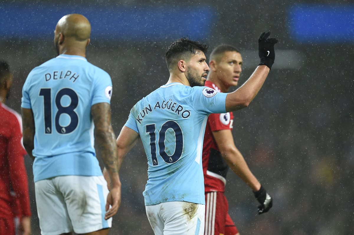 Sergio Agüero volvió a festejar una anotación ayer, en el triunfo del Manchester City frente al Watford. (Foto Prensa Libre: AFP)