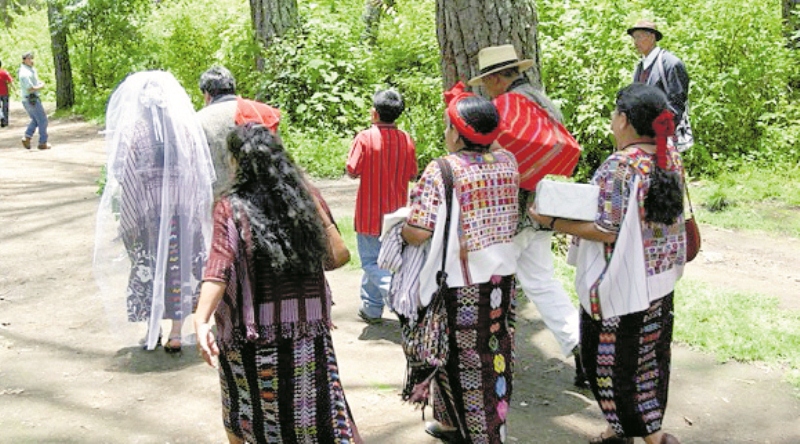 Dos matrimonios de adolescentes de 14 y 15 años se registraron el año pasado en Quetzaltenango (Foto Prensa Libre: Hemeroteca PL)