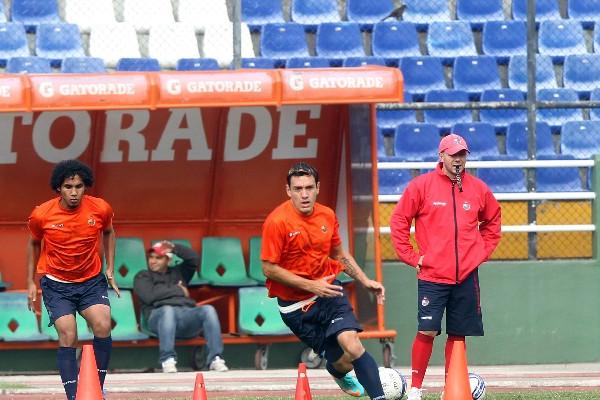 Mario Rodríguez,  estandarte en la ofensiva de los rojos, estará presente en otra final y busca aportar su juego. (Foto Prensa Libre: Eddy Recinos)
