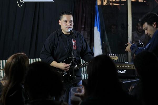 Trovador Pedro Porras (Foto Prensa Libre: Edwin Bercián)<br _mce_bogus="1"/>