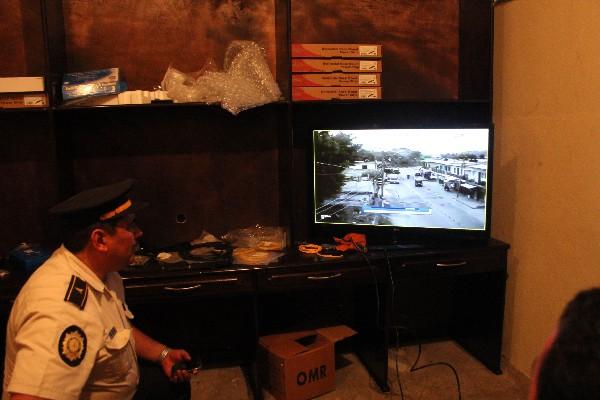 En el salón municipal de Guastatoya, El Progreso, se encuentra el centro de monitoreo.