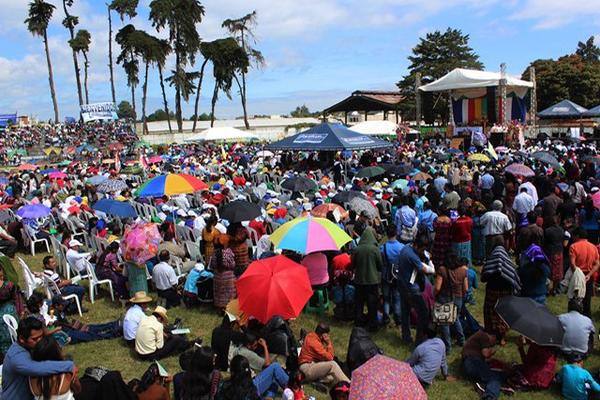 Religiosos de distintas regiones de Guatemala participaron en el Comgua, celebrado en Chimaltenango. (Foto Prensa Libre: José Rosales).
