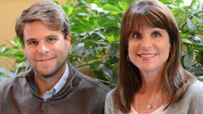 El marido de Wendy no podía tener hijos y decidieron recurrir a un banco de donación de esperma: su hijo Ryan nació en 1990. La pareja se divorció al año siguiente. (En la imagen. Ryan y Wendy Kramer). WENDY KRAMER