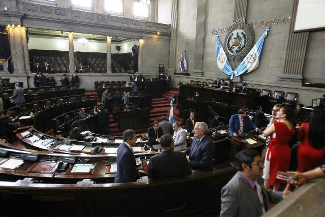 El Congreso ya aprobó dos artículos constitucionales, rechazado dos y la discusión de uno fue postergada. (Foto Prensa Libre: Paulo Raquec)