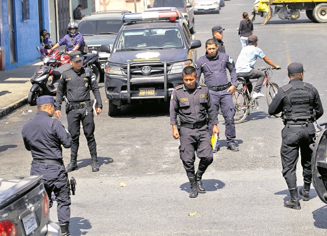 La Policía Nacional Civil ha estado en alerta ante las amenazas que han surgido de diversos grupos. (Foto Prensa Libre: Hemeroteca PL)