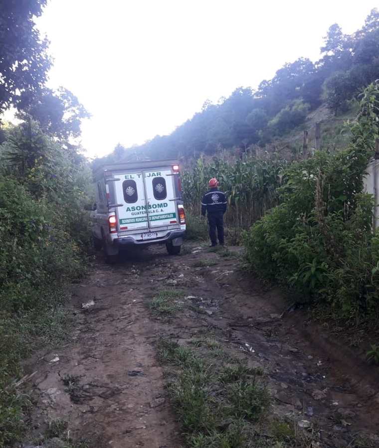Los socorristas de El Tejar, Chimaltenango, reactivaron la búsqueda esta mañana. (Foto Prensa Libre: Víctor Chamalé)