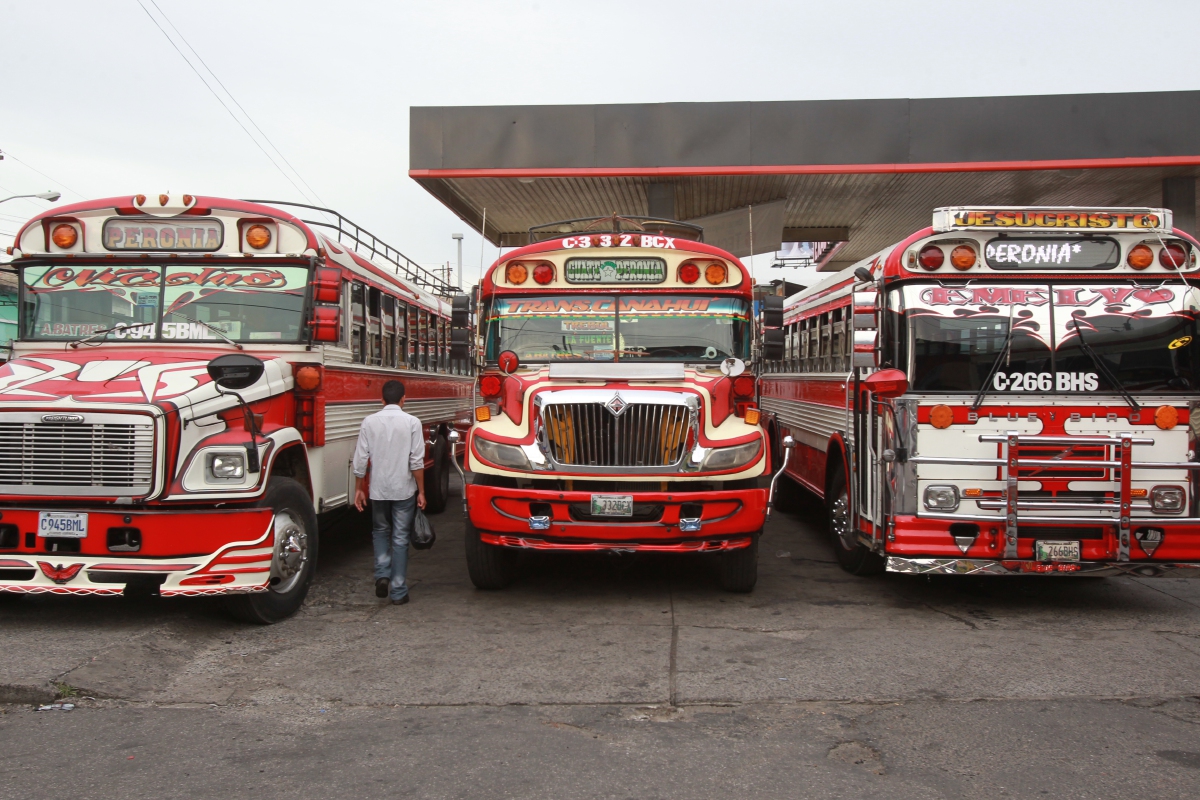 Pilotos de buses en Peronia exigen más seguridad: PNC les dio 12 agentes, pero dicen que necesitan cien