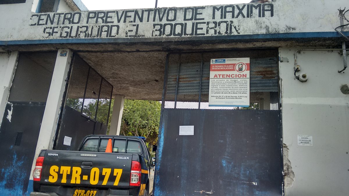 Fuerzas de seguridad localizan a tres reos muertos en la cárcel El Boquerón en Cuilapa, Santa Rosa (Foto Prensa Libre: Oswaldo Cardona)