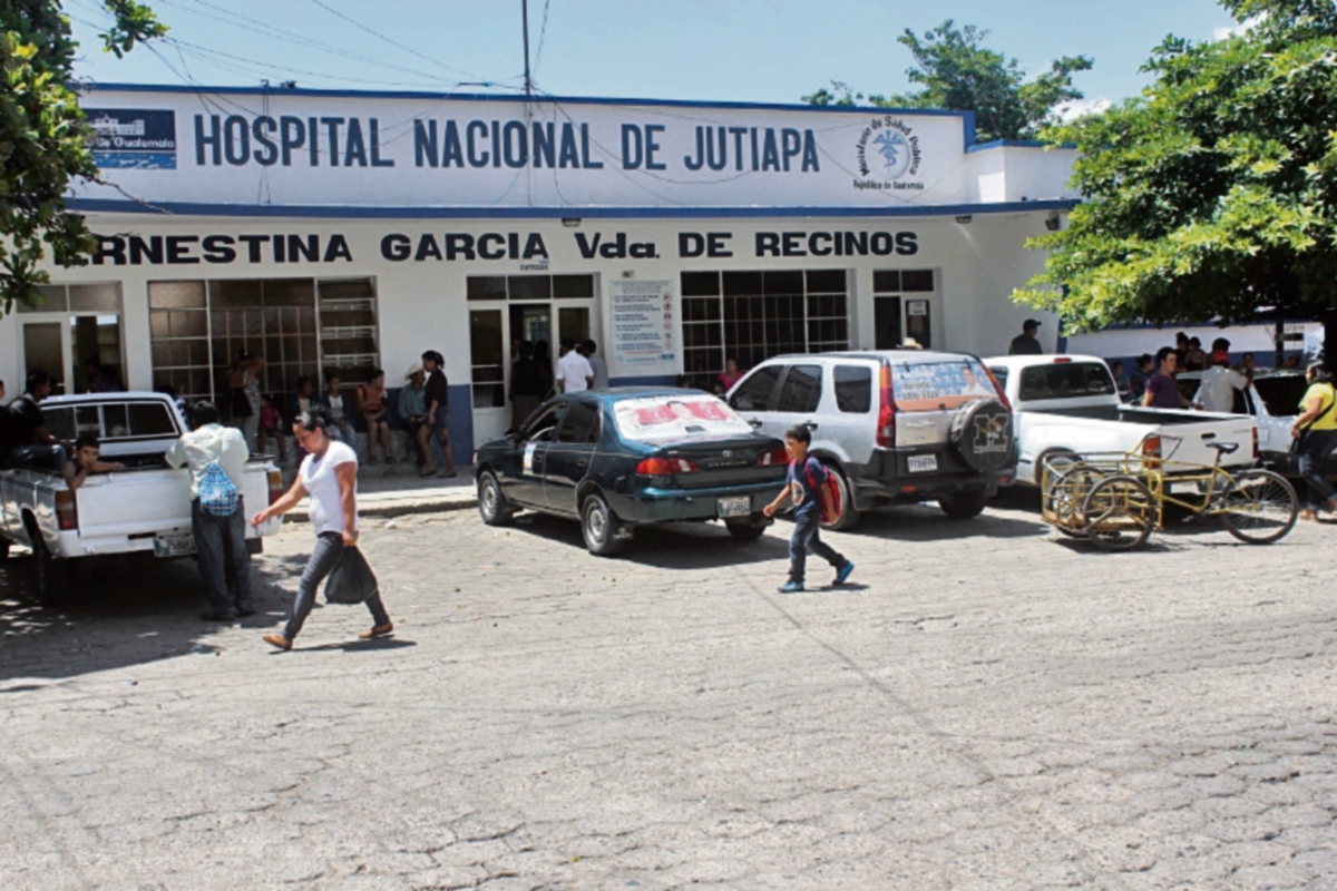 Entrada principal  del Hospital Nacional de Jutiapa, donde murió un menor.