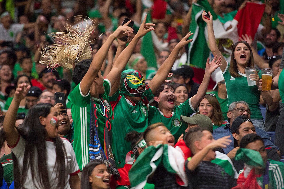 Los aficionados de México esperan festejar el pase a la final. (Foto Prensa Libre: cortesía Twitter @miseleccionmx)