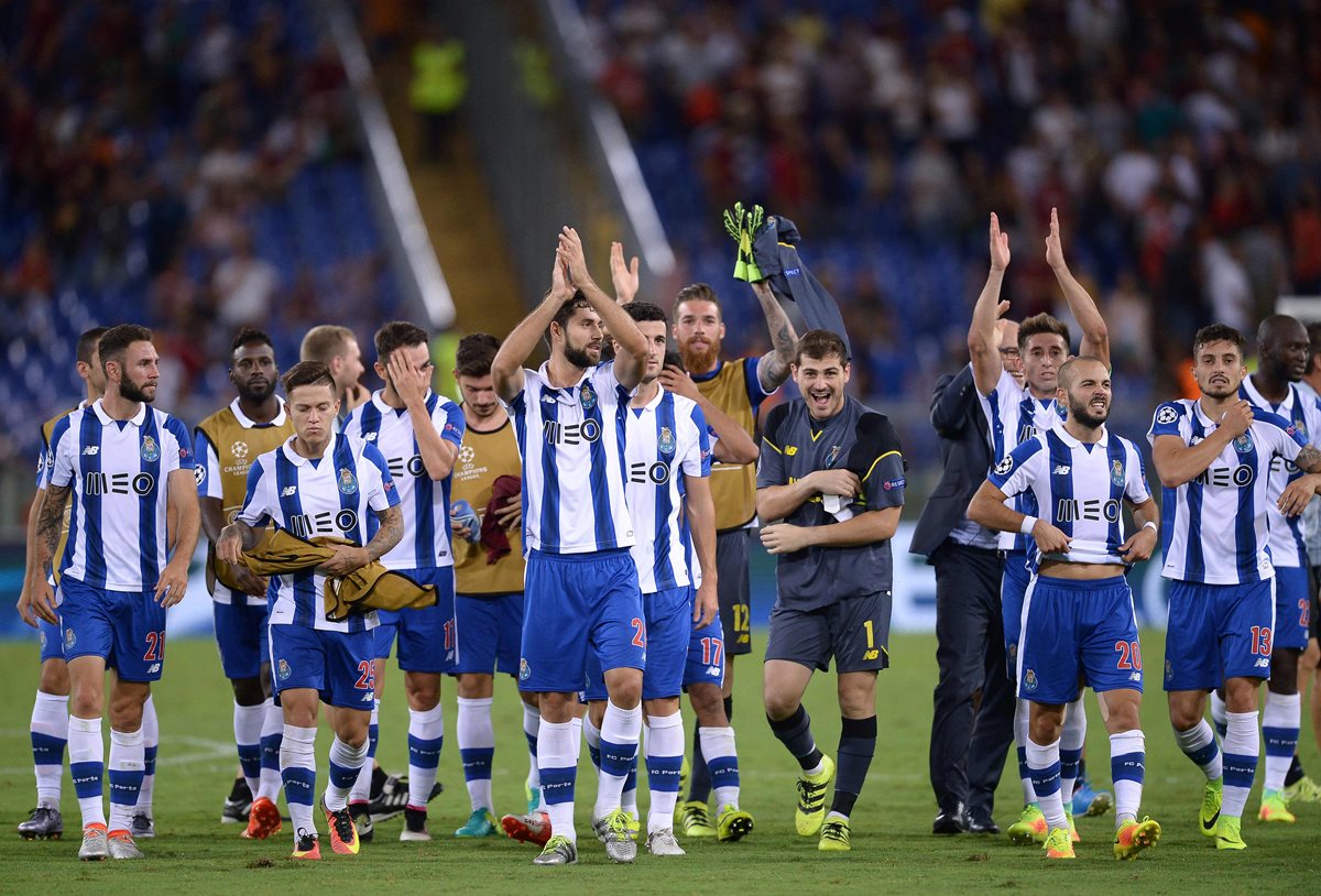 Jugadores del Porto FC festejan luego de su clasificación a la Champions League. (Foto Prensa Libe: AFP)