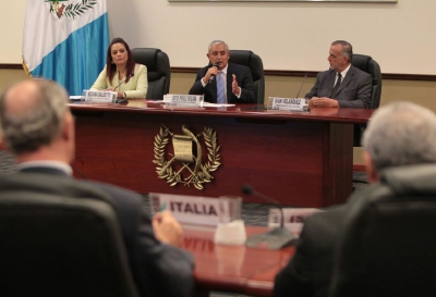 El presidente  Otto Pérez Molina indicó que analizará el informe que le entregó la Comisión. (Foto Prensa Libre: Paulo Raquec)