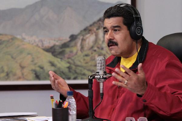 Según las estadísticas, en el primer año de gobierno de Nicolás Maduro, la inflación fue de 56.2% y un índice de escasez de 25.3%. (Foto Prensa Libre: EFE)