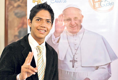 Diego Martínez  promueve la recolección de un millón de firmas para invitar al Pontífice.
