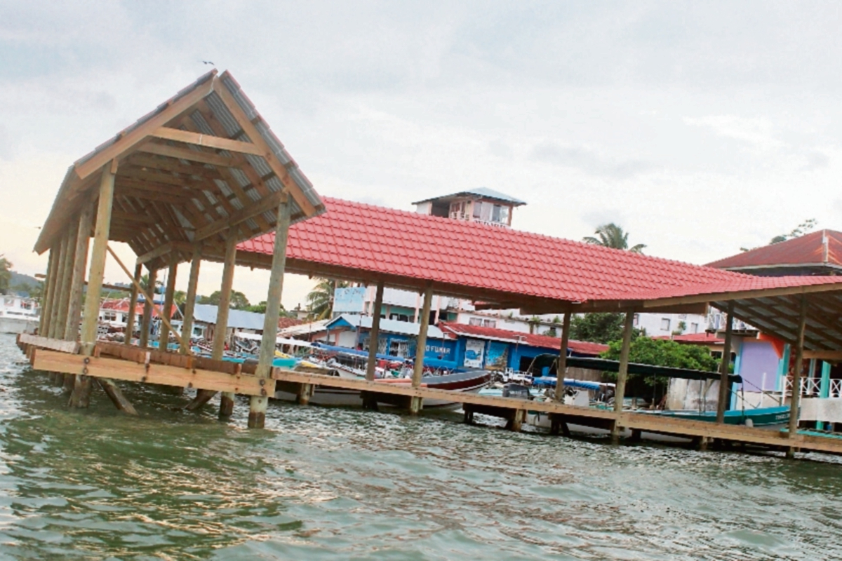 Muelle de ingreso a la cabecera municipal de Lívingston. (Foto Prensa Libre: Edwin Perdomo)