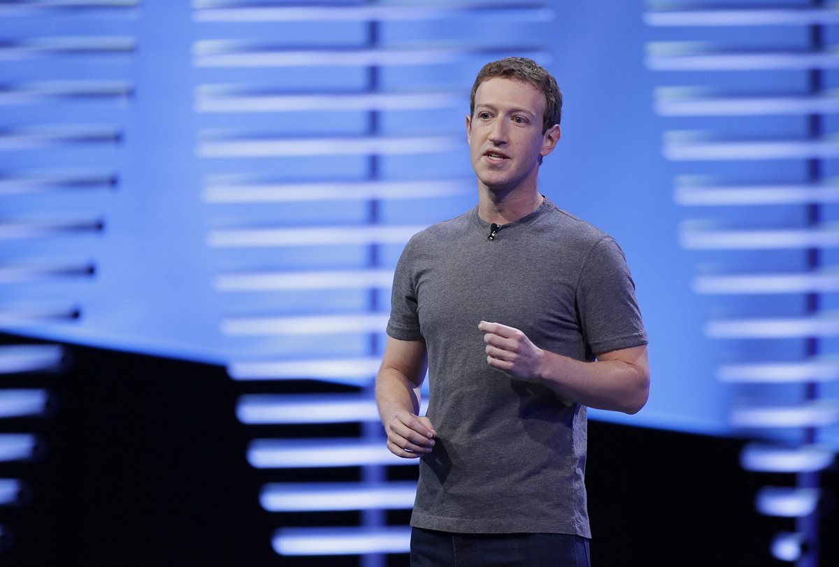Mark Zuckerberg, de 32 años, creó Facebook en el 2004. La red social cuenta ahora con más de 1 mil 500 millones de usuarios de todo el mundo. (Foto Prensa Libre: AP).