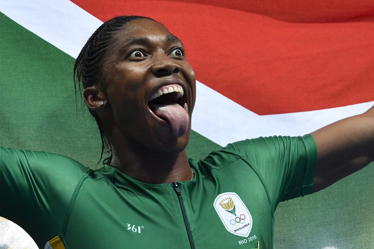 Caster Semenya celebra de forma eufórica su triunfo en los 800 metros de Río 2016 (Foto Prensa Libre: AFP)