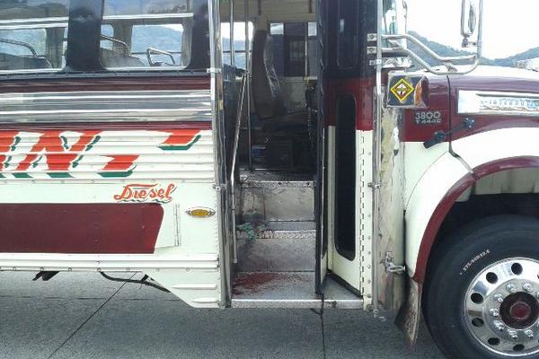 Pilotos aseguran que son víctimas de extorsión. (Foto Prensa Libre: Carlos Paredes).