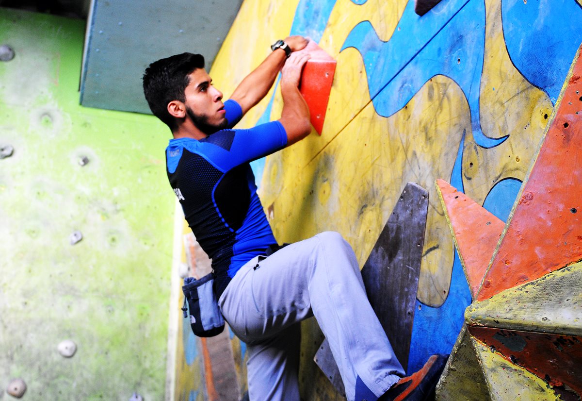 Héctor Mejía comenzó su aventura en la escalada a los 14 años.