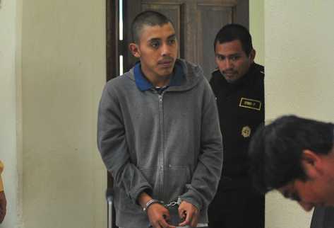 Pedro Andrés Otzoy Machic quedó ligado a proceso por el delito de femicidio. (Foto Prensa Libre: Alejandra Martínez)
