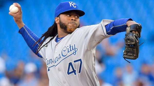 El acuerdo con Johnny Cueto incluye una alternativa de renovación para el club en 2022. (Foto Prensa Libre: AP).