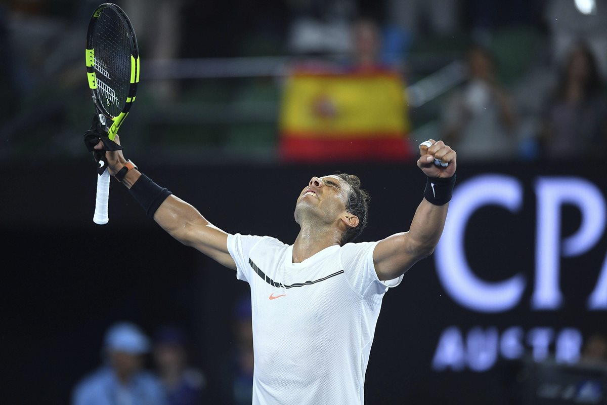 Rafael Nadal festeja después de haber vencido a Marcos Baghdatis. (Foto Prensa Libre: EFE).