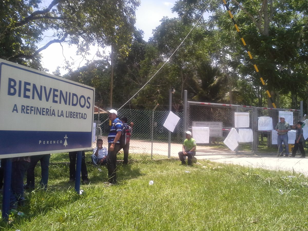 Ingreso a las instalaciones de Perenco, en La Libertad, Petén. (Foto Prensa Libre: Hemeroteca PL)