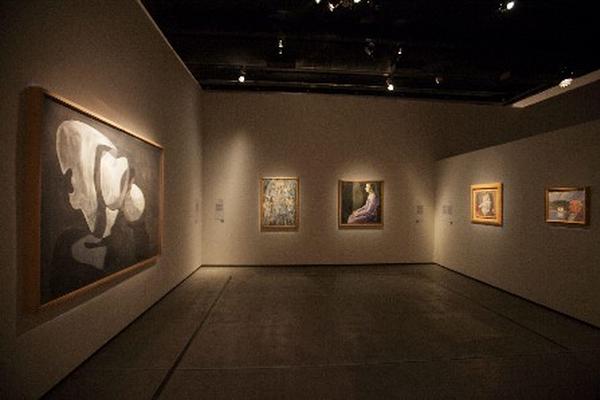 24 óleos, 135 dibujos, ilustraciones y varios documentos integran la exposición de Dalí. (Foto Prensa Libre: EFE)
