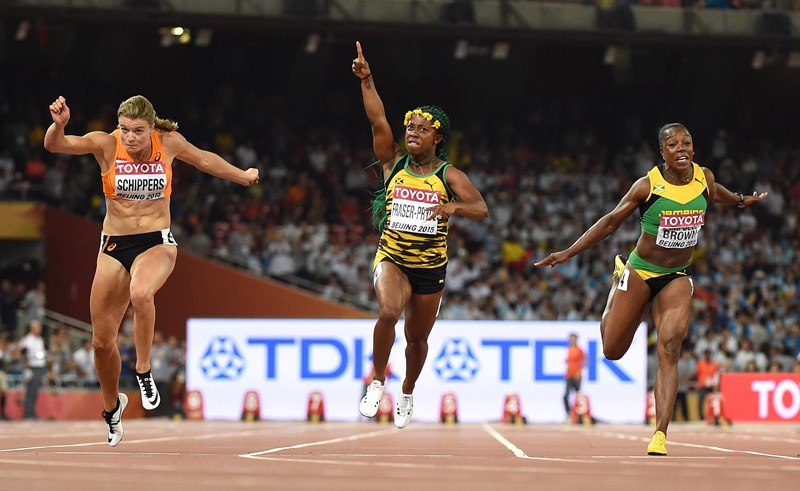 La jamaicana Shelly Fraser-Pryce dominó los 100 metros planos en el Mundial. (Foto Prensa Libre: EFE)