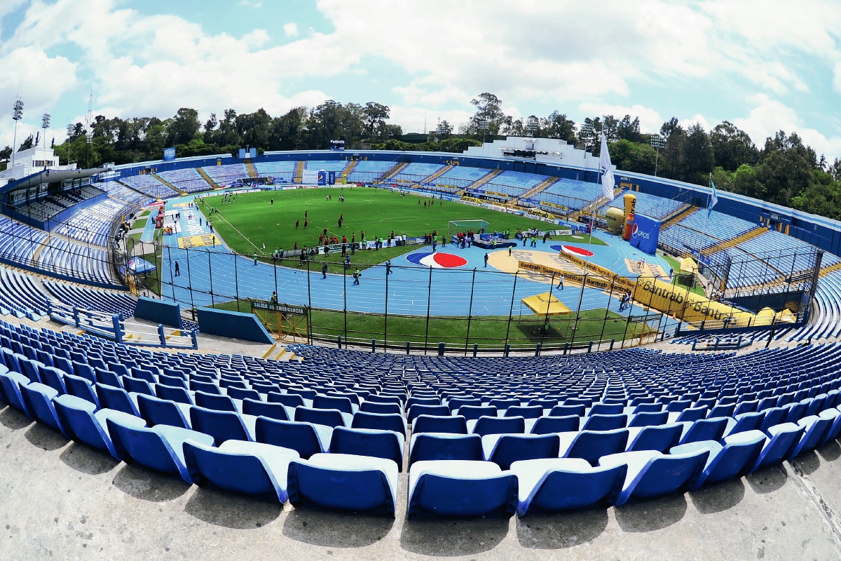 La capacidad autorizada del estadio era de 12 mil 519 personas. (Foto Prensa Libre: FRANCISCO SÁNCHEZ)