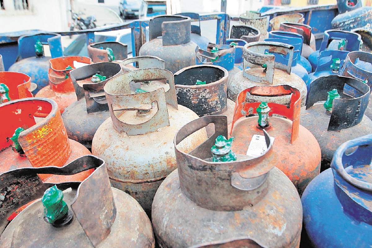 El descenso de los precios internacionales del petróleo no se ha visto reflejado en el país en los precios del gas propano, los cuales siguen en el mismo nivel de noviembre de 2015. (Foto Prensa Libre: Álvaro Interiano)