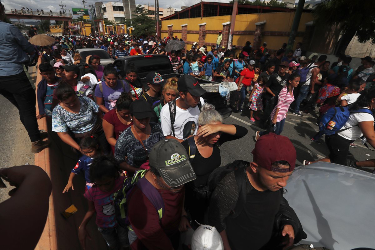 Migrantes hondureños fueron manipulados, dice presidente Juan Hernández