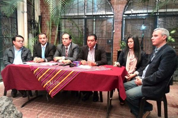 Organizaciones sociales denunciaron a 26 comisionados. (Foto Prensa Libre: Óscar García)