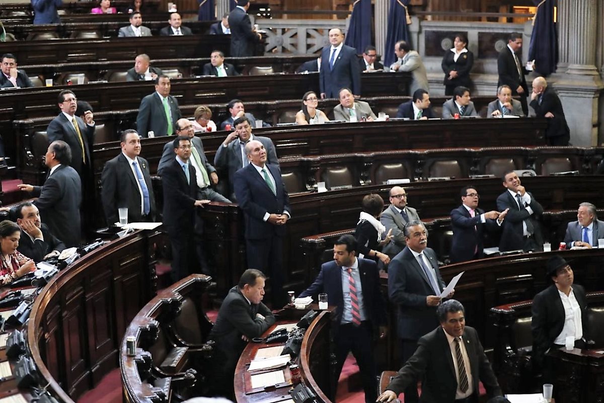 Algunos diputados buscan su reelección con otras organizaciones políticas. (Foto Prensa Libre: Hemeroteca PL)