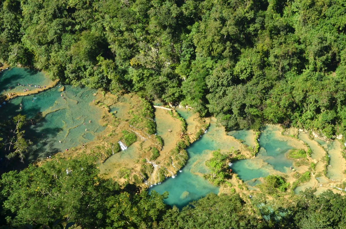 Vista aérea del parque natural Semuc Champey, Lanquín, Alta Verapaz. (Foto Prensa Libre: Eduardo Sam Chum)