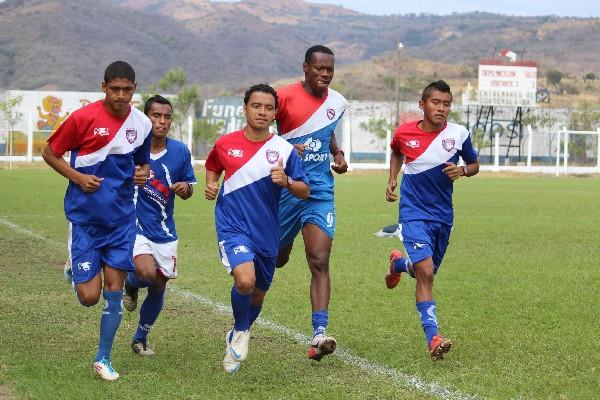 Mictlán se entrena en doble turno. (Foto Prensa Libre: Óscar González)
