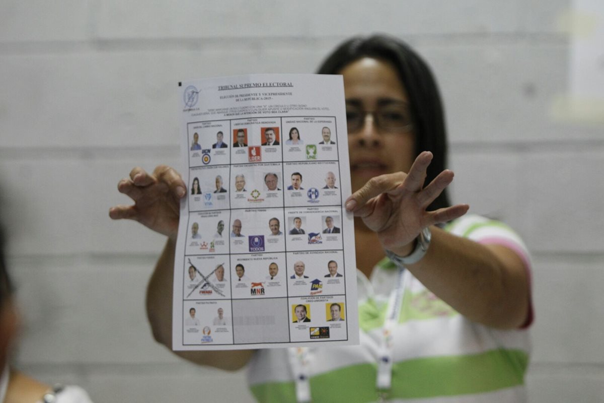 De no estar inscritos los candidatos no aparecerán en la papeleta el las elecciones del 16 de junio. (Foto Prensa Libre: Hemeroteca PL)