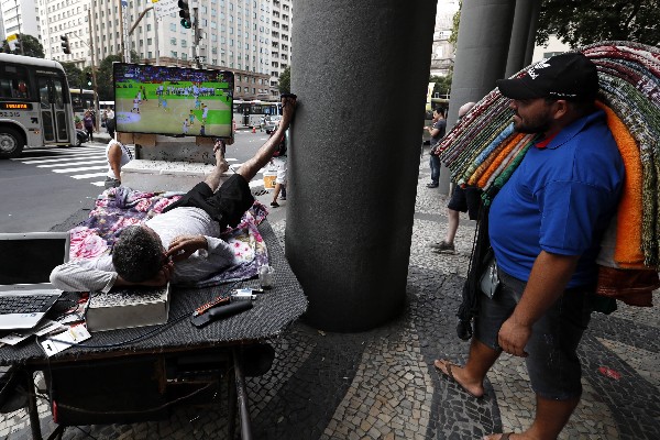 En Río de Janeiro se acumulan los problemas en apenas cinco días de las justas. (Foto Prensa Libre: EFE)