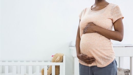 Los investigadores sostienen que es importante que las embarazadas con depresión busquen tratamiento. GETTY IMAGES